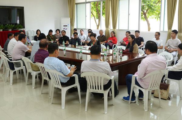 2座谈会。.JPG